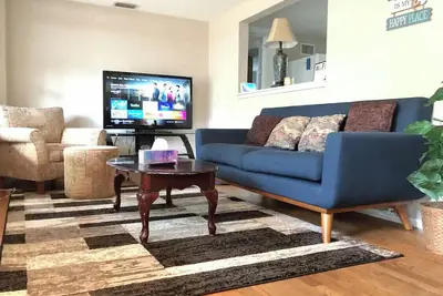 Image de Private 2/1 Apartment in Historic Downtown Duplex