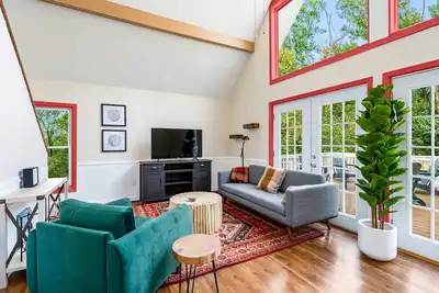 Image de Hot Tub, Fire Pit, Deck, Grill, WiFi, Dog-Friendly