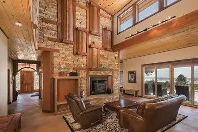 Image de Sky Dancer | Luxury Home w/ Private Pools - Outdoor Hot Tub - Dogs Ok - Views