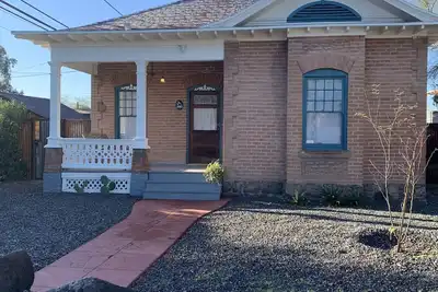 Image de 2 bed/2bath Desert Victorian house, downtown
