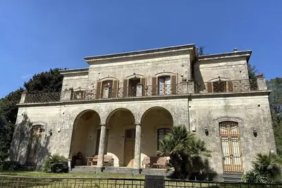 Image de Old Style Villa - Upstairs Exclusive Apartment
