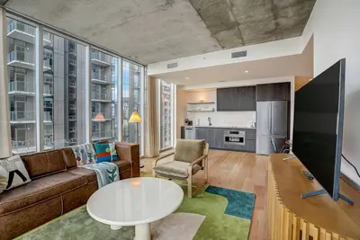 Image de Austin condo on Rainey Street with sunrise-view balcony, rooftop pool & gym