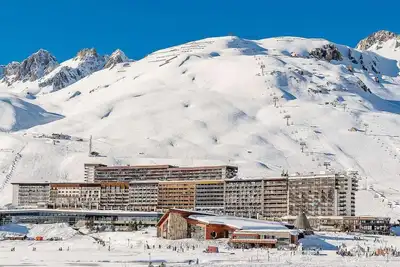 Image de 50m des commerces, 4ème étage, vue lac/montagne, balcon, télévision, casier à ski, 62m², Tignes
