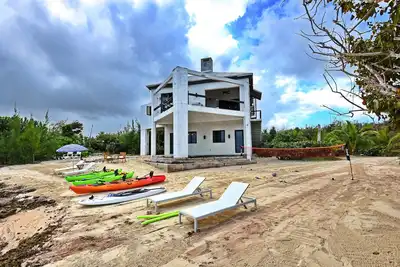 Image de Beautiful Beachfront Villa