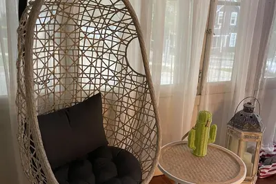 Image de Charming 2br/1ba Located in the ❤️ Of Downtown East Dundee