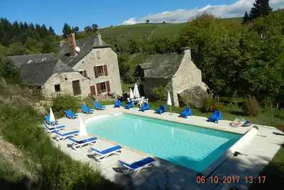 Image de Au pied de l'Aubrac, Estaing/ Entraygues