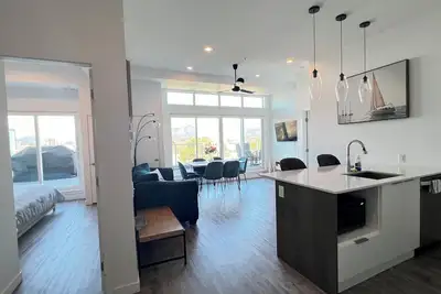 Image de ⭐️ 180°⛰️ Mt. View Penthouse 🌟 Huge Balcony 3 🛏 2 🛁 2 Parkings<br><br><br><br>