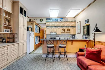 Image de Cozy Condo in the Heart of Bv - Condo Bear #104 by Bear Valley Vacation Rentals