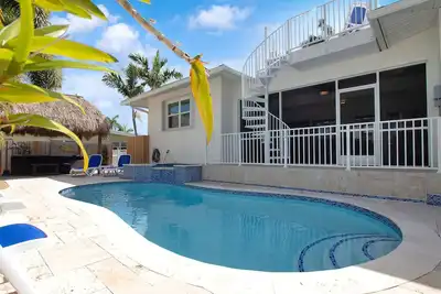 Image de Fisherman's dream! ! , Privacy, Heated Pool, Hot Tub, 50' Dockage, Tiki, pets ok,