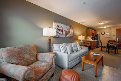 Image de Suites at Silver Tree: A206 One Bedroom Standard View