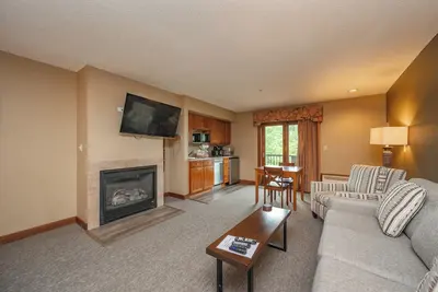 Image de Suites at Silver Tree: A209 Studio Lake View