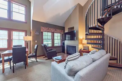 Image de Suites at Silver Tree: A308 Studio & Loft Standard View