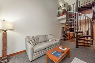 Image de Suites at Silver Tree: A312 One Bedroom & Loft Standard View