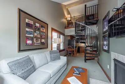 Image de Suites at Silver Tree: A318 One Bedroom & Loft Standard View