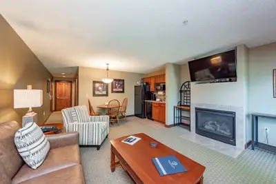 Image de Suites at Silver Tree: B106 One Bedroom Standard View