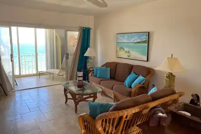 Image de Beautiful Spacious Condo with Gorgeous Sea View
