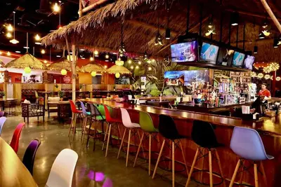 Image de Jolly Dolly's Cabin · ★Cabin for 10 w/Hot Tub/Bbq/Arcade/Great Location★