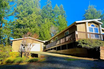 Image de Hilltop House Lakefront With Lakeviews