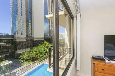 Image de Convenient 1 Bedroom with Washer\/dryer and Parking in Central Waikiki