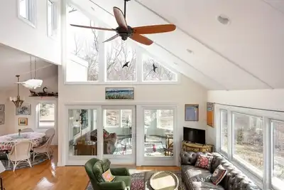 Image de Narrow River views, central a/c, dog friendly!