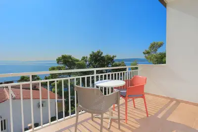 Appartement de deux chambres avec la terrasse et la vue sur le mer Brela, Makarska (A-6688-c)