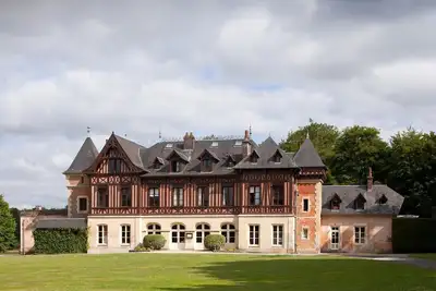 Image de Manoir au cœur d'un vaste domaine forestier