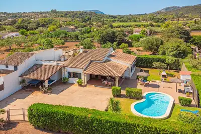 Image de Finca \"Villa Tranquila\" à Pollensa, avec vue montagnes, piscine, jardin et Wi-Fi.