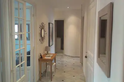 Image de Triangle d'or. Charming top floor luxury flat behind Negresco.