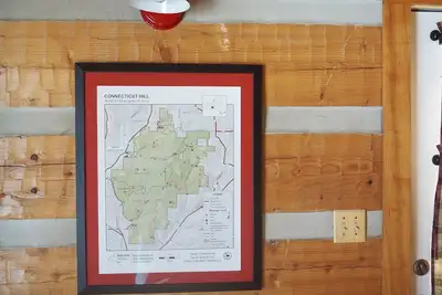 Image de Cozy, secluded log cabin, summer vacation get-away or Fall Hunters paradise.