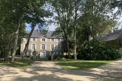 Image de Logement de charme au sein d’un parc, commerces et plage à pied