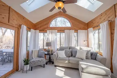 Image de Beautiful Family Home! Close to Outlet Malls