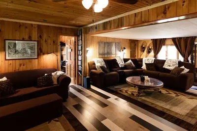 Image de Wascott Cabin Tastefully Appointed