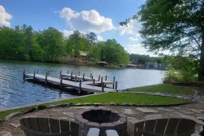 Image de Peaceful Pet Friendly 3br 2ba Cottage w/ dock!