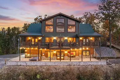 Image de Stunning Views! Firepit/Hot Tub/Games&Theater Room