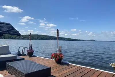 Image de 5 Bedroom Bungalow on Beautiful Saratoga Lake