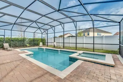Image de 6 bedroom 5 bathroom with Spa and Games Room Brand New Modern Furnishings