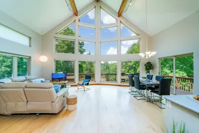 Image de Modern Mountain Oasis~120acres! Pond~Boat~Trails~Playground~Gym~Spa~Game Room!