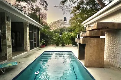 Image de Private Relaxing Jungle Oasis