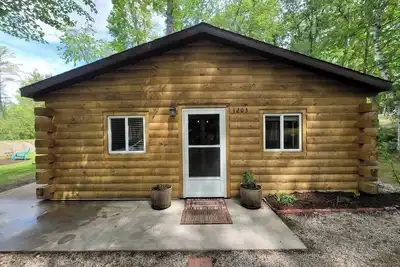 Image de Bitely Cabin near Snowmobile Trails, Free Wi-Fi