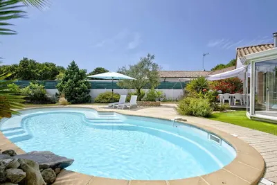 Image de Villa de 130 m² avec piscine chauffée, proche Dune du Pilat et plages, idéale en famille