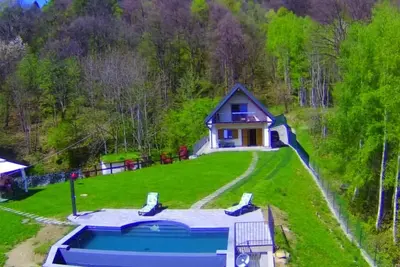 Image de Chalet Stazzona, Casa a Punta, surrounded by greenery 5 minutes from Lake Como.