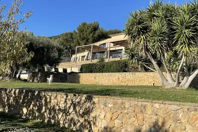 Image de Sanary sur mer, gîte avec piscine, vue mer dans un domaine de 7 000m², 4 pers.