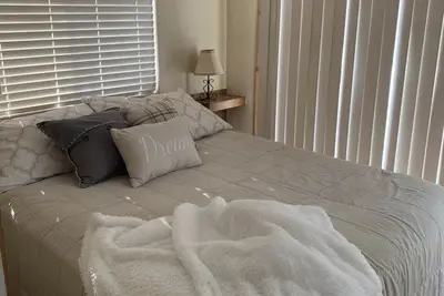 Image de Cozy Cabin by Breck- Fast Wifi, Game Room, Pets Welcome