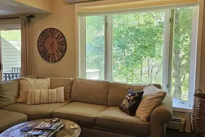 Image de Townhouse in the  Heart Of Jackson Village, New Hampshire