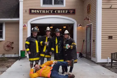 Image de Replica firehouse with large game room, close to hiking and skiing