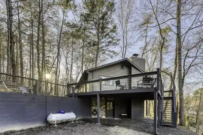 Image de Lake! Lake! ! Lake! ! ! Seconds to the Lake. Hot Tub…