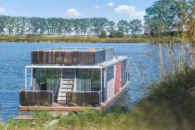Image de Magnifique bateau Ă Blotnik avec WiFi