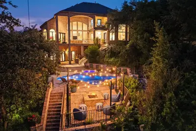 Image de Resort Estate 10min→Dwtn & Lake. Theater, Putting, Sauna, Cold Plunge 🏊‍♂️⛳️ 🎬