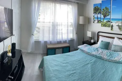 Image de Lovely 1 Br Condo -Pool, Gym, Shops & Beach near