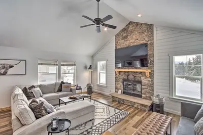 Image de Cozy Cabin Retreat- 5min to Lake Cle Elum, 10min to Suncadia-Sleeps4 adults/4kids